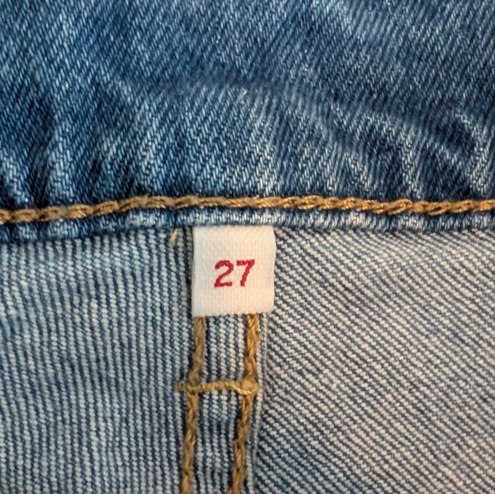 Frayed Hem Levis - Picture 4 of 8